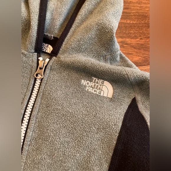 Girls The North Face Grey Fleece - Picture 2 of 3